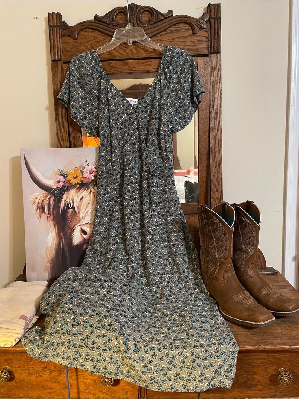 Luxology Brand Floral Print Green Midi Dress